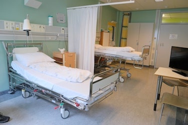 Online general healthcare degree grads may work in hospital settings like this