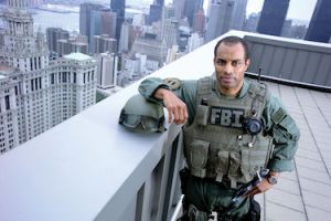 Comment devenir un agent du FBI comme cet officier