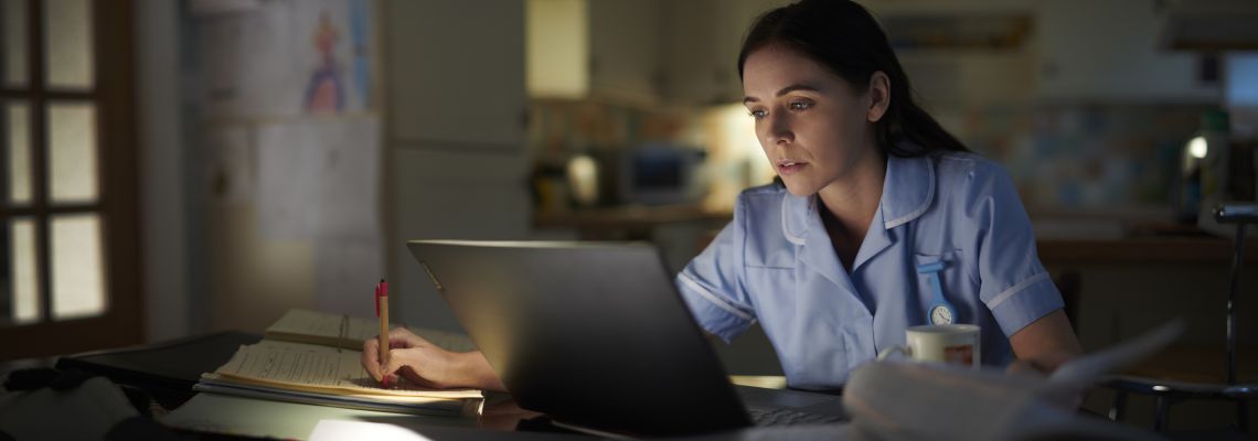 Nursing student looking up the types of nursing degrees available.